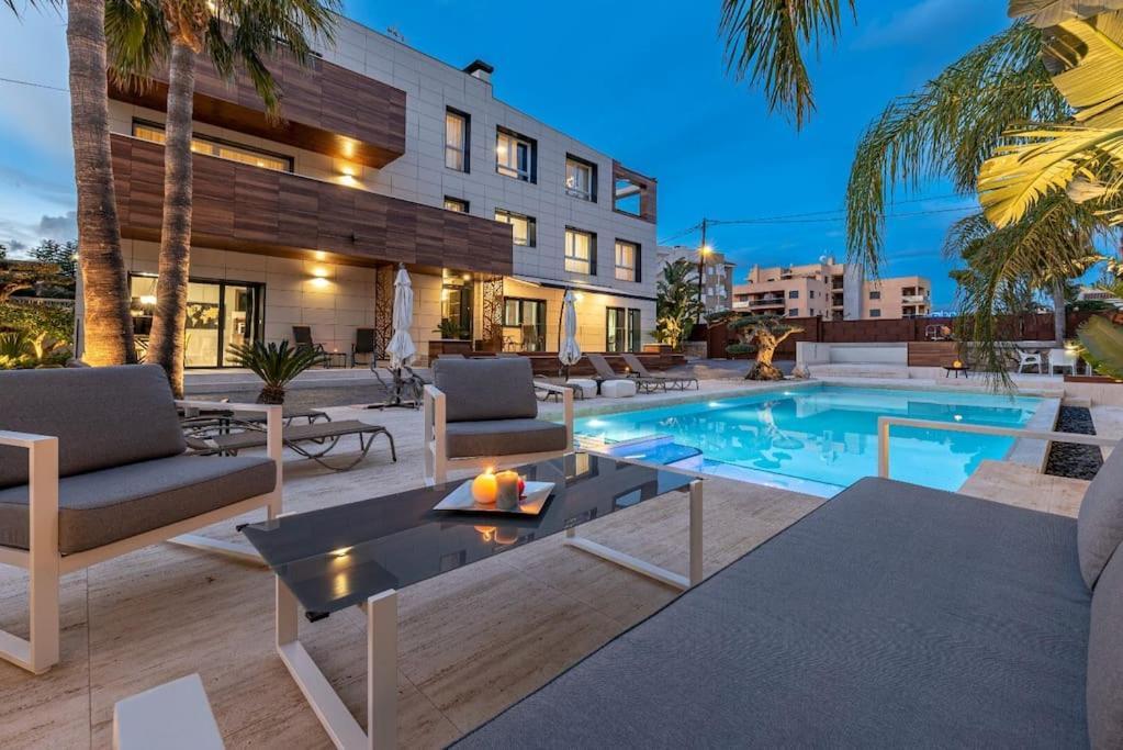 5 Stelle Piscina, Jacuzzi, Wifi - 2 Min Dal Mare Lägenhet Miami Playa Exteriör bild