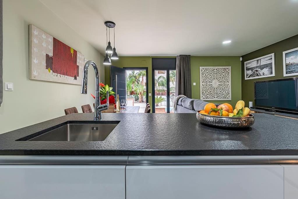 5 Stelle Piscina, Jacuzzi, Wifi - 2 Min Dal Mare Lägenhet Miami Playa Exteriör bild