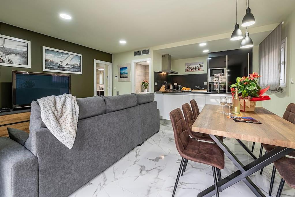 5 Stelle Piscina, Jacuzzi, Wifi - 2 Min Dal Mare Lägenhet Miami Playa Exteriör bild