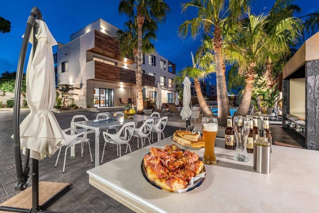 5 Stelle Piscina, Jacuzzi, Wifi - 2 Min Dal Mare Lägenhet Miami Playa Exteriör bild