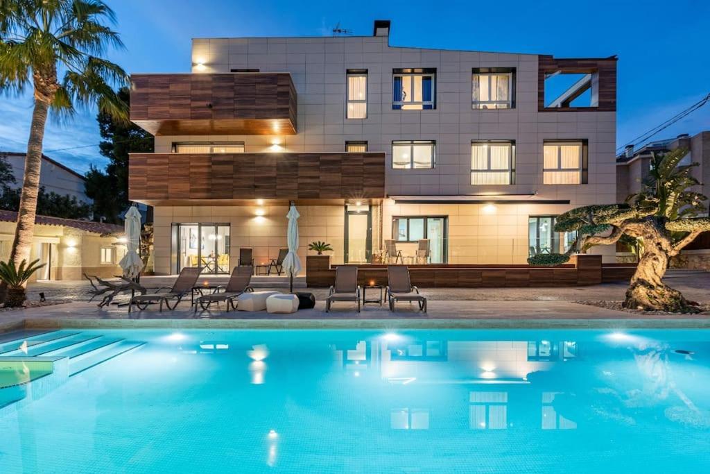 5 Stelle Piscina, Jacuzzi, Wifi - 2 Min Dal Mare Lägenhet Miami Playa Exteriör bild